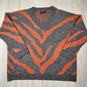 JOSEPH A. XL Tiger Print V Neck Long Sleeve Sweater‎